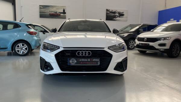 AUDI A4 AVANT 40 TDI BLACK LINE QUATTRO S-TRONIC - Imagen 39