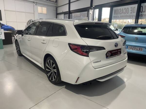 TOYOTA COROLLA TOURING HYBRIDO 180 CV 2021 - Imagen 8