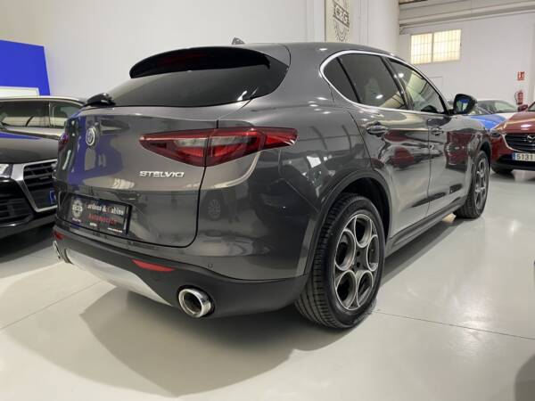 ALFA ROMEO STELVIO 2.2 D 210 CV AUT. Q4 - Imagen 7