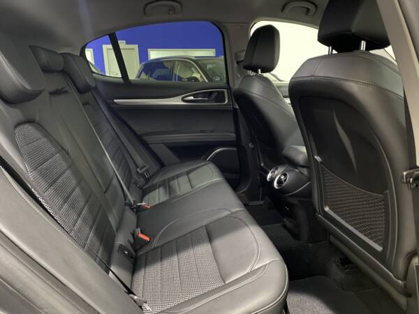 ALFA ROMEO STELVIO 2.2 D 210 CV AUT. Q4 - Imagen 11