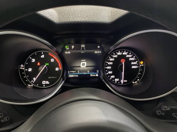 ALFA ROMEO STELVIO 2.2 D 210 CV AUT. Q4 - Imagen 19