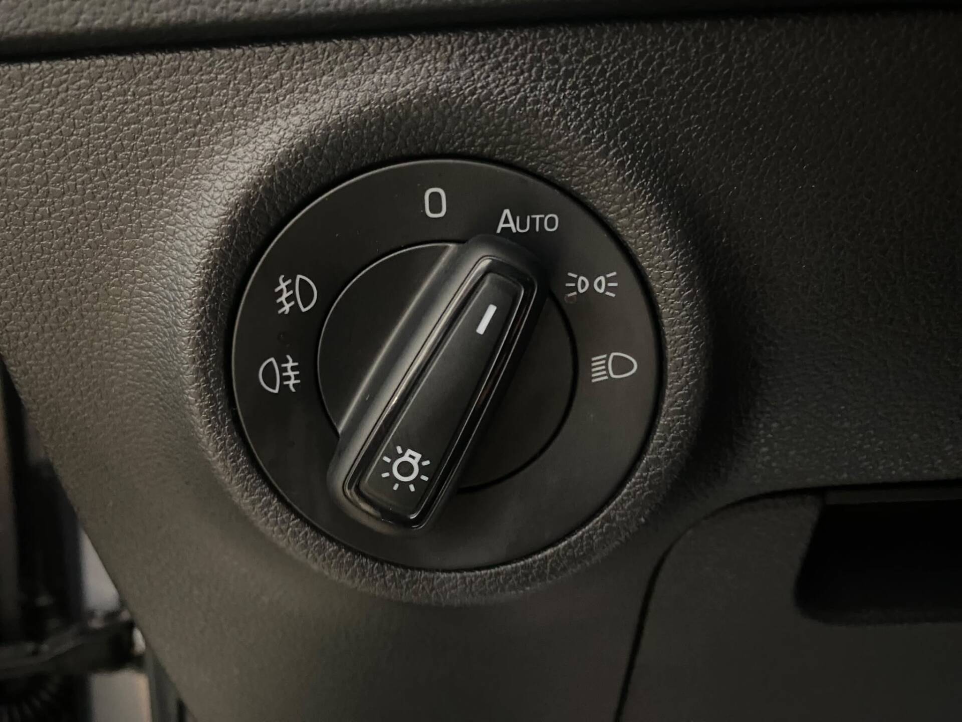 SKODA Karoq 2.0 TDI 116 cv DSG Ambition - Imagen 30