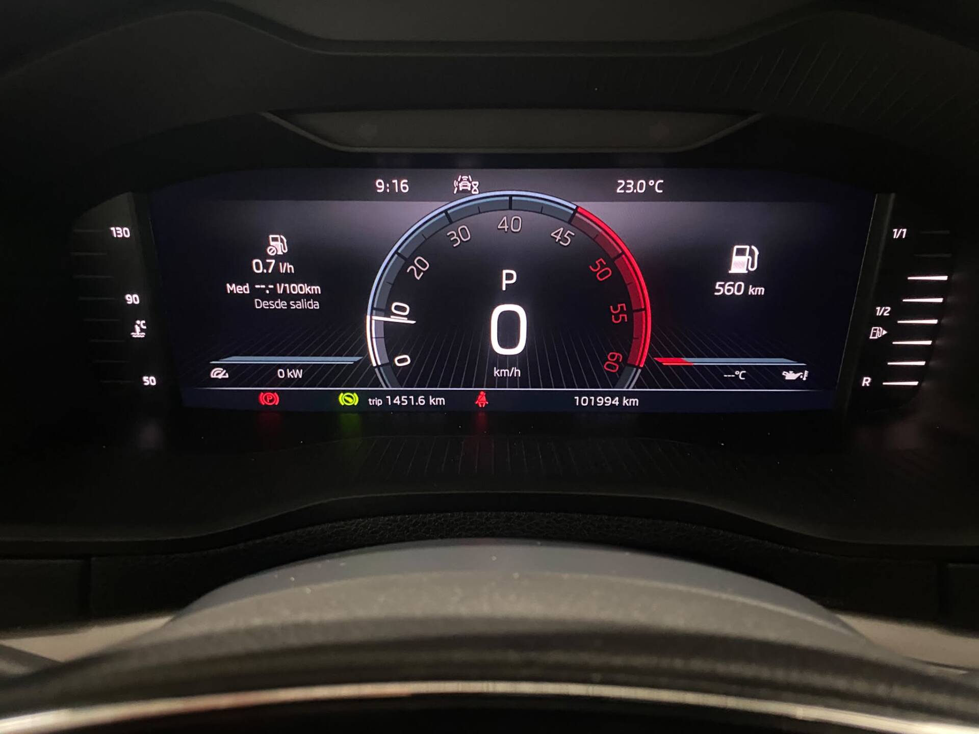 SKODA Karoq 2.0 TDI 116 cv DSG Ambition - Imagen 26