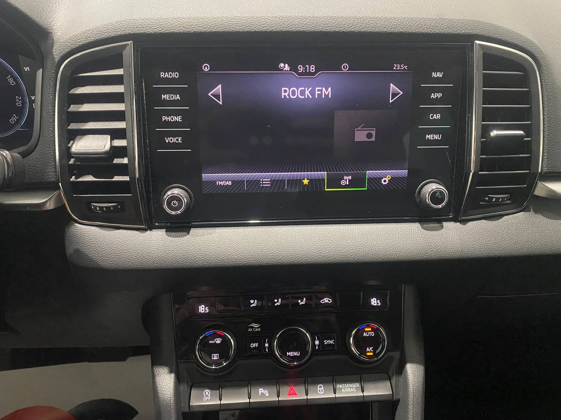 SKODA Karoq 2.0 TDI 116 cv DSG Ambition - Imagen 23