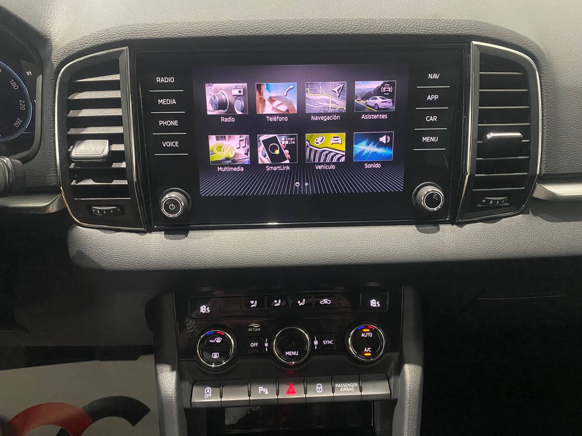 SKODA Karoq 2.0 TDI 116 cv DSG Ambition - Imagen 22