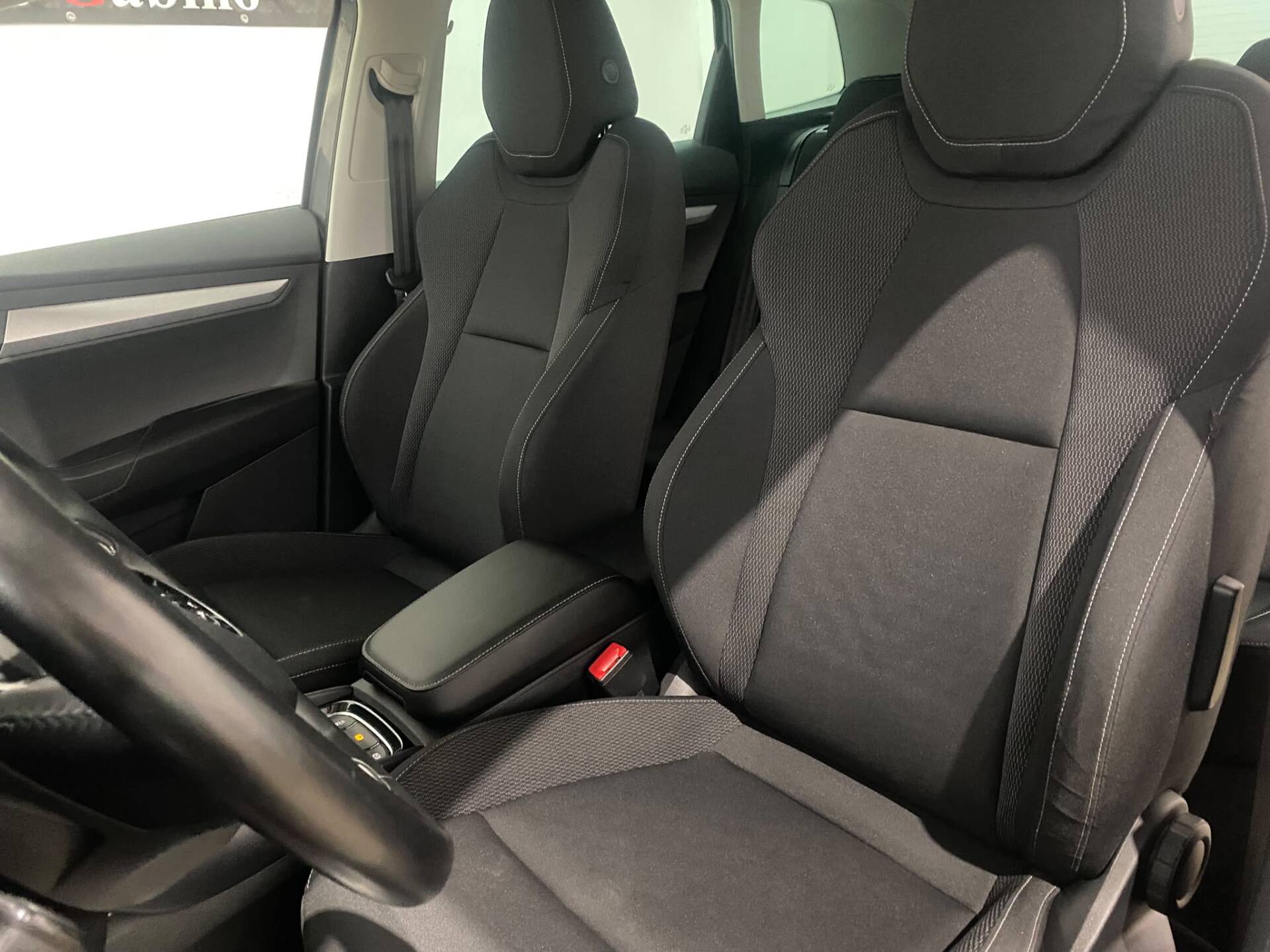 SKODA Karoq 2.0 TDI 116 cv DSG Ambition - Imagen 18
