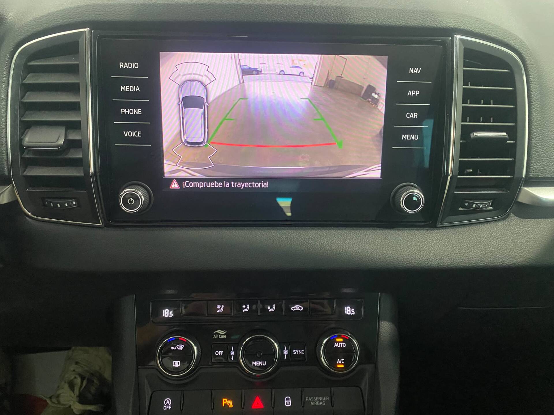 SKODA Karoq 2.0 TDI 116 cv DSG Ambition - Imagen 13