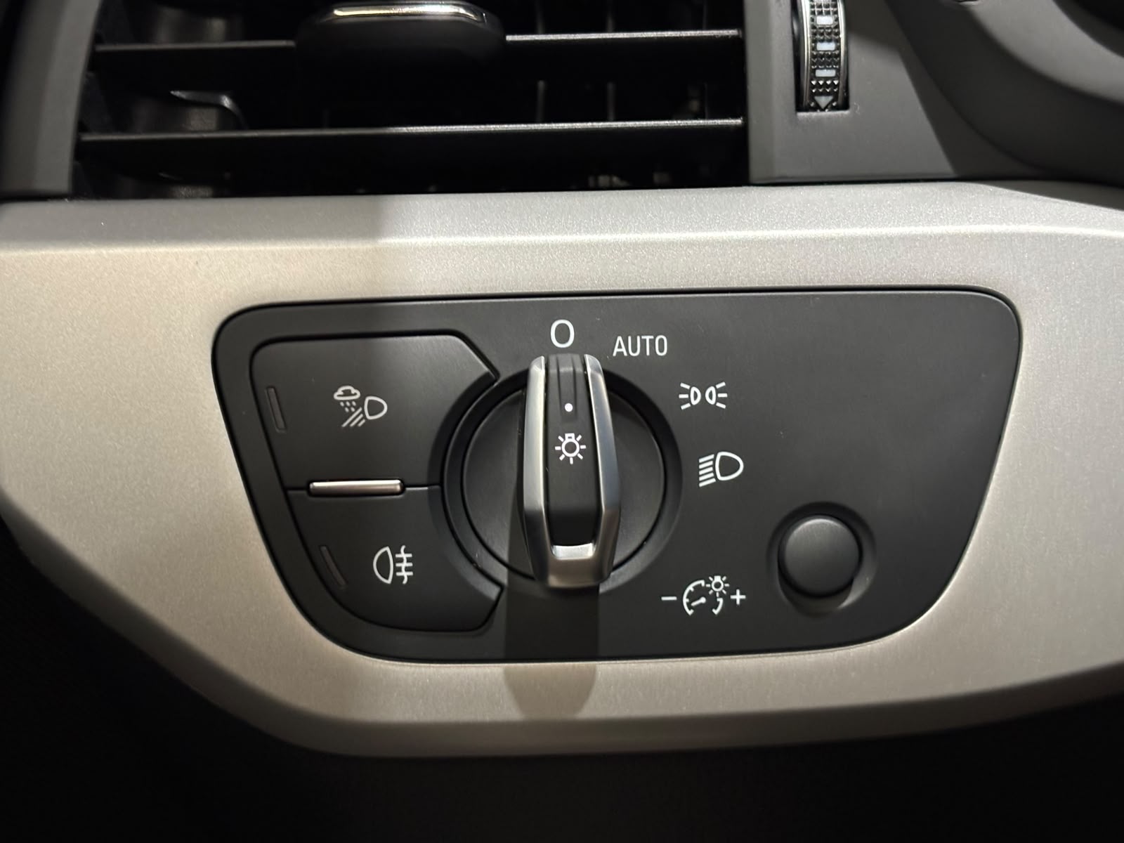 Audi A4 2.0 tdi 163 cv S-tronic 2022 - Imagen 24