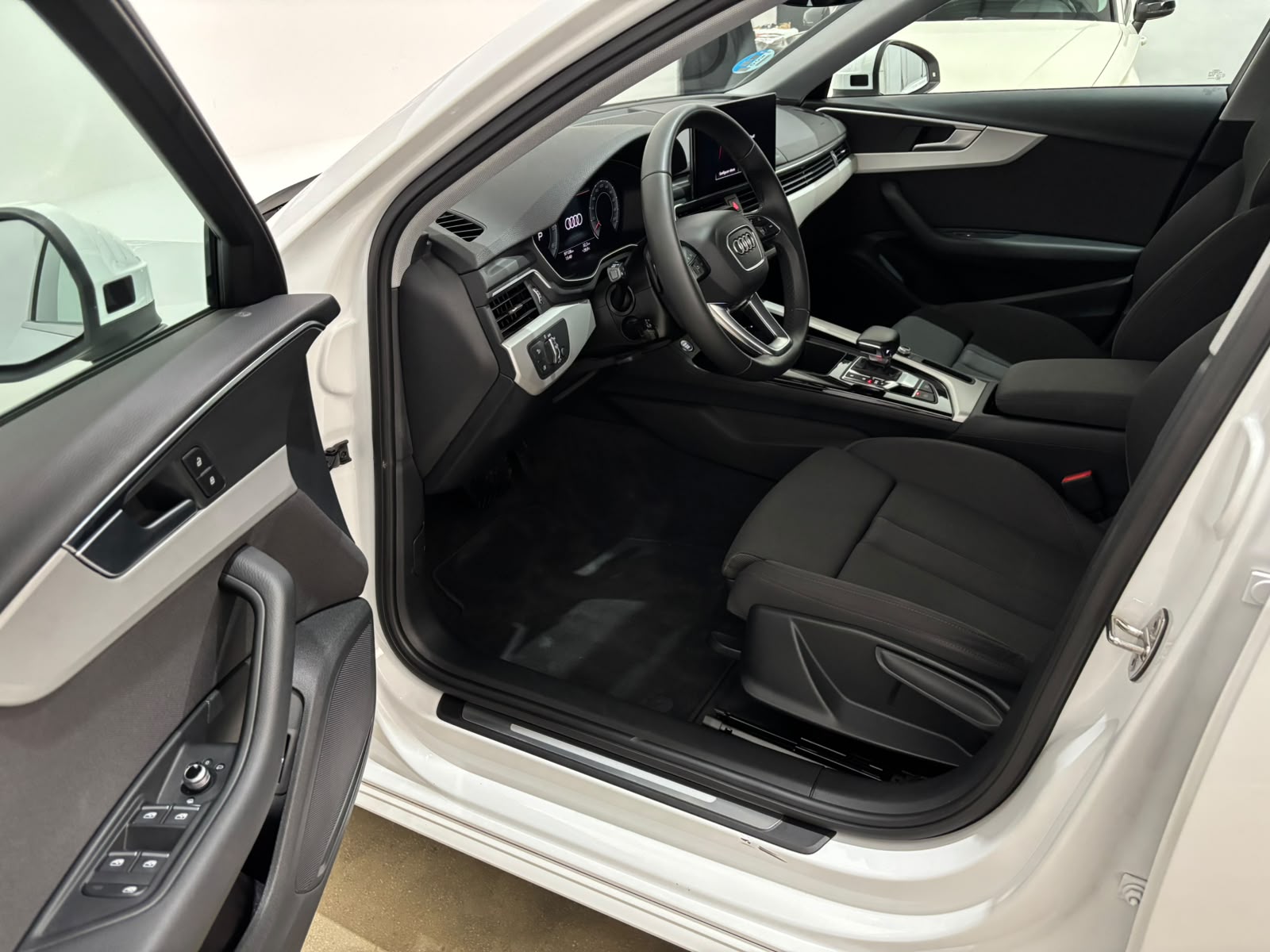 Audi A4 2.0 tdi 163 cv S-tronic 2022 - Imagen 31